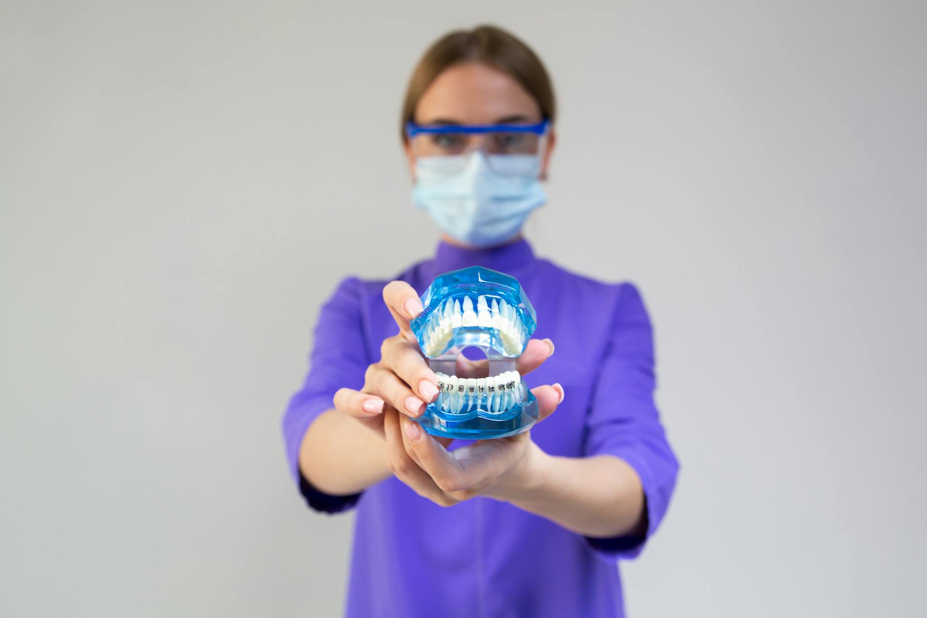 Say Goodbye to Gaps: Exploring the 2-Day Dental Implant Option
